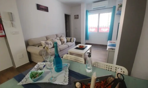 miapartamento60 nerja- comedor